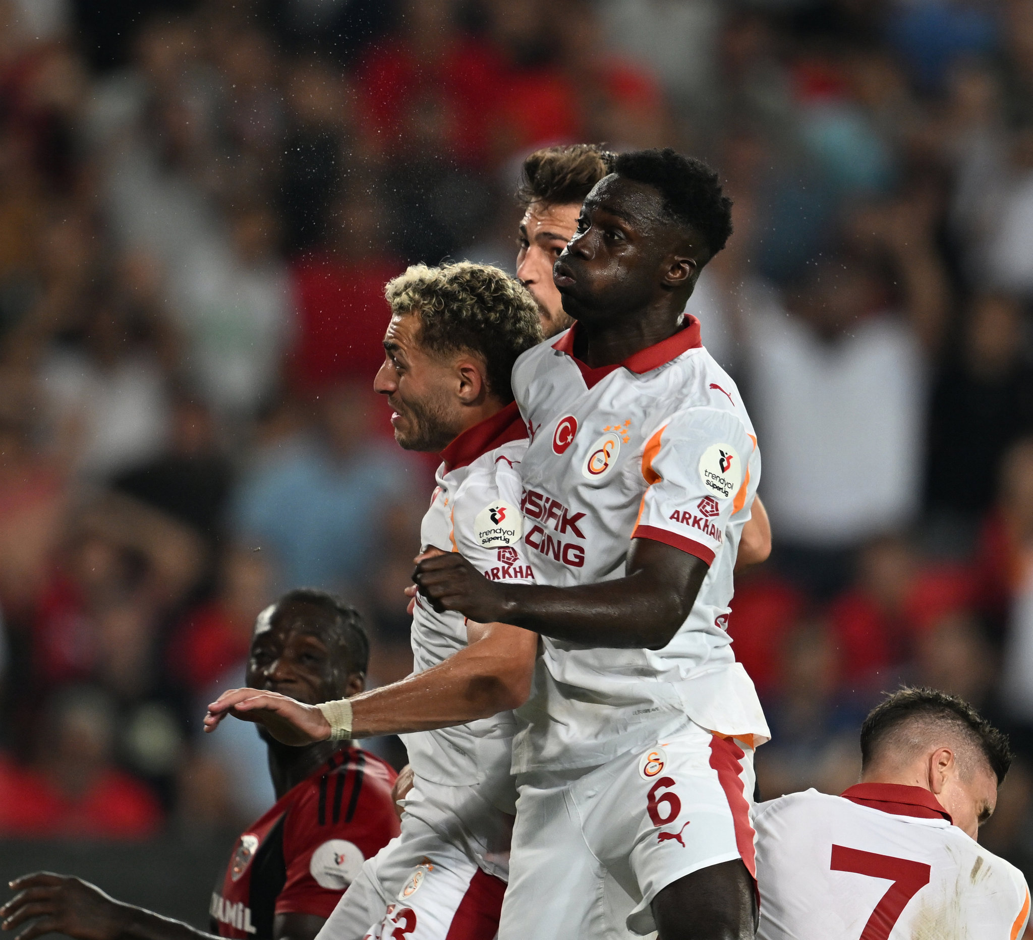 Okan Buruk’tan forvet kararı! İşte Galatasaray’ın Fatih Karagümrük maçı 11’i