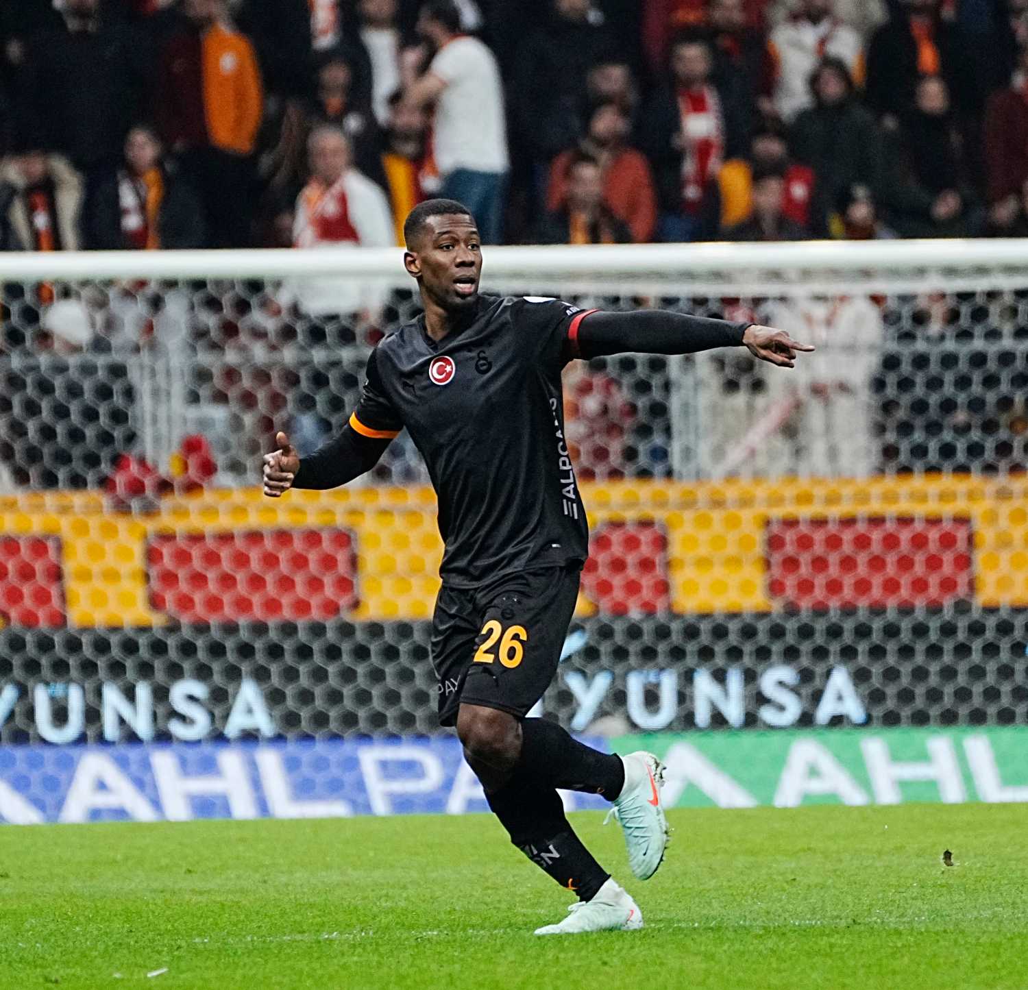 TRANSFER HABERİ: Galatasaray’a Carlos Cuesta piyangosu! İşte bonservis ücreti