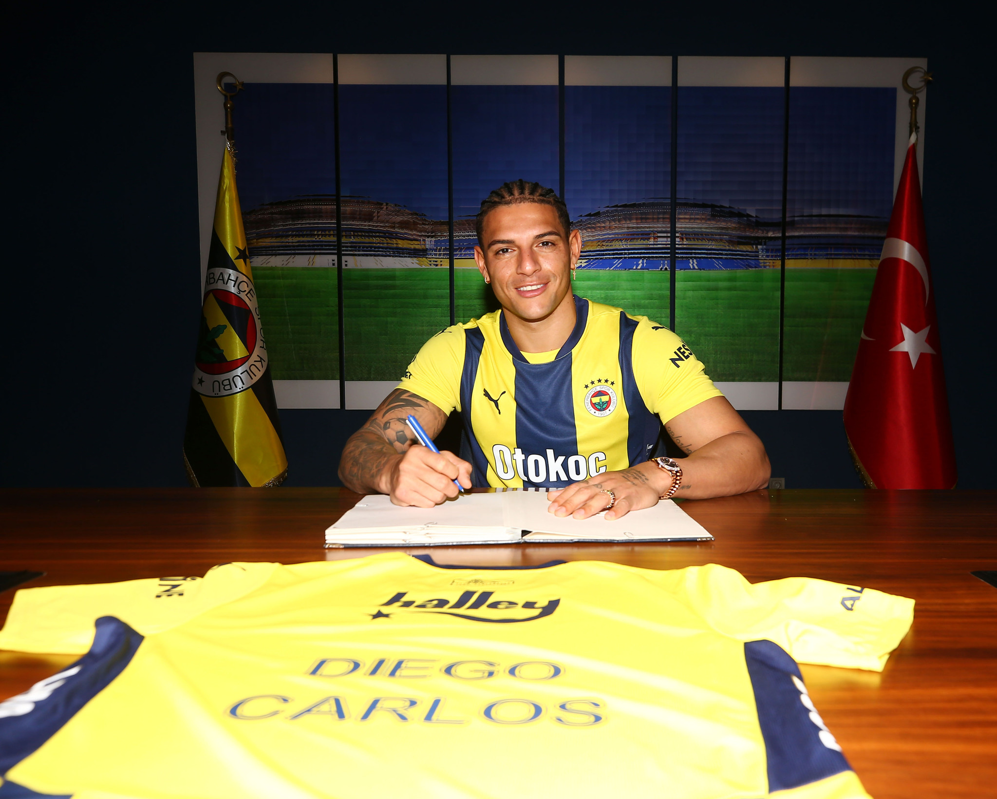 TRANSFER HABERLERİ: Fenerbahçe’de beklenen ayrılık yakın!