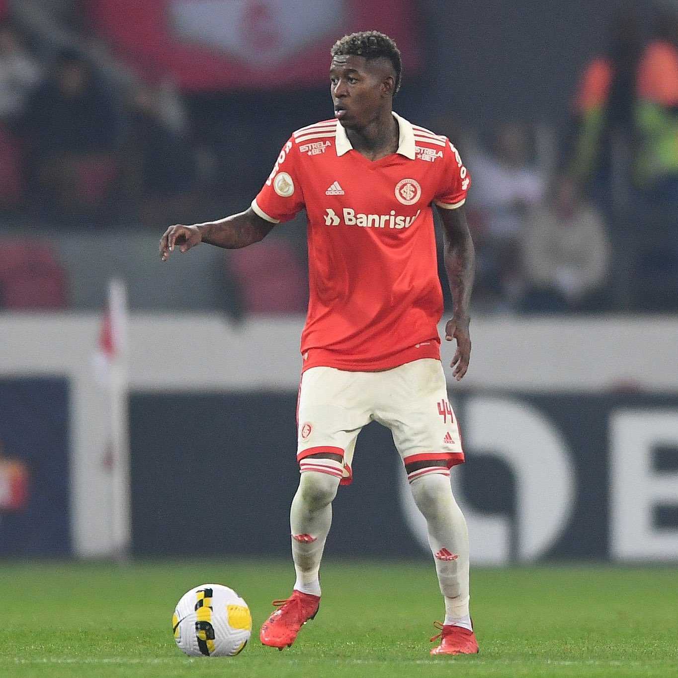 TRANSFER HABERİ: Galatasaray’dan Vitao bombası! İşte istenen bonservis bedeli