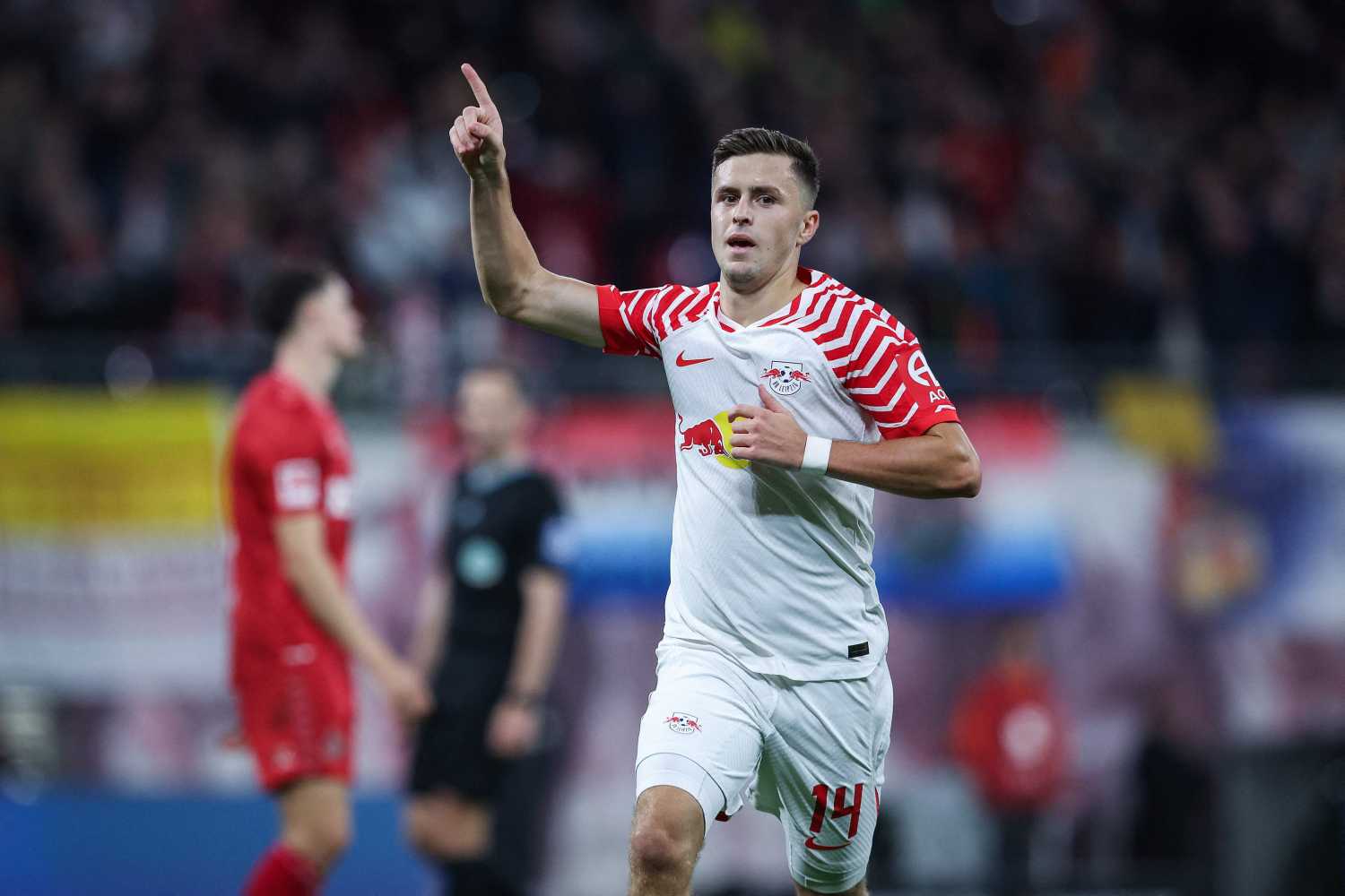 TRANSFER HABERİ: Fenerbahçe’den orta saha bombası! Devin Özek Almanya’ya gidecek