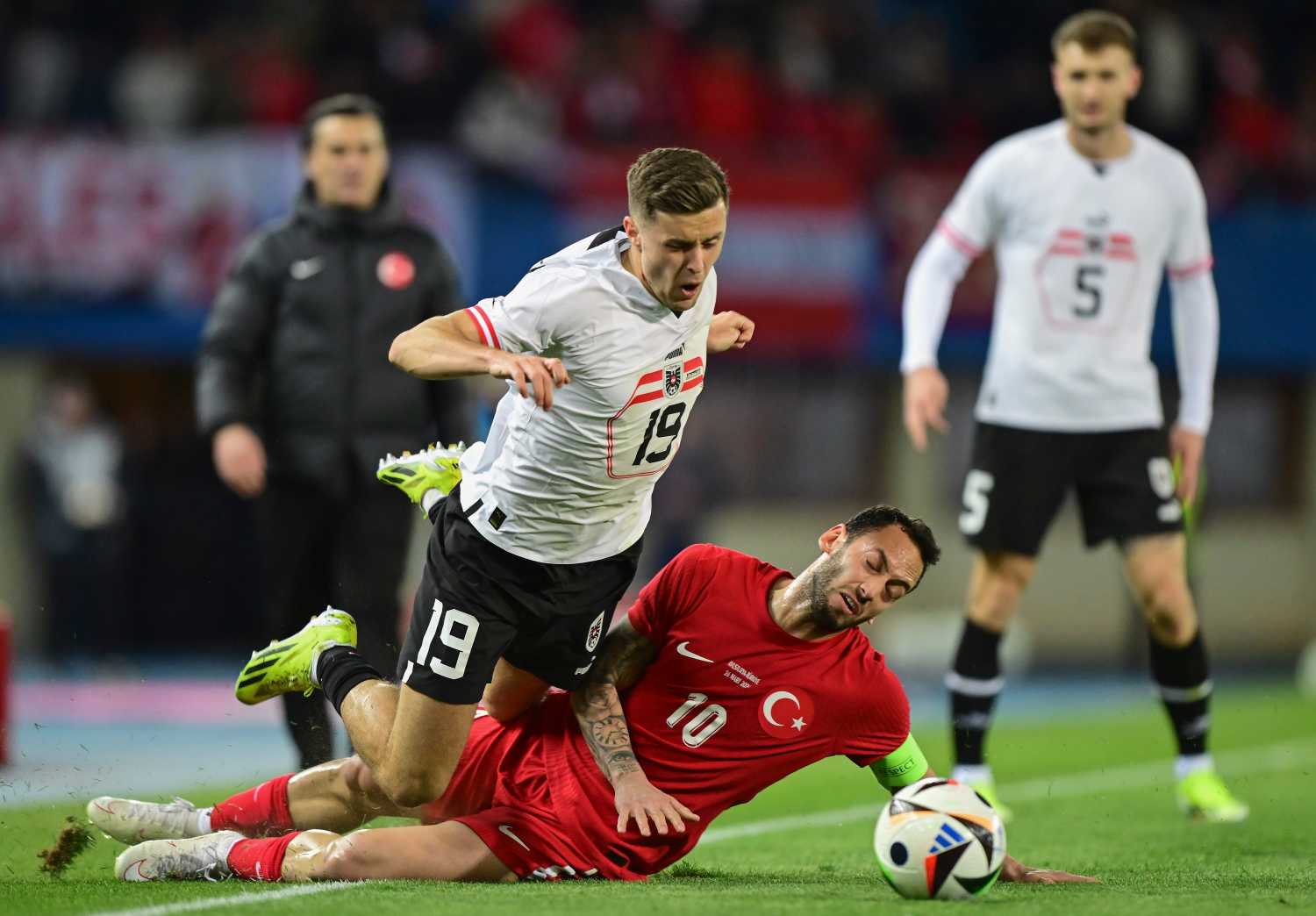 TRANSFER HABERİ: Fenerbahçe’den orta saha bombası! Devin Özek Almanya’ya gidecek
