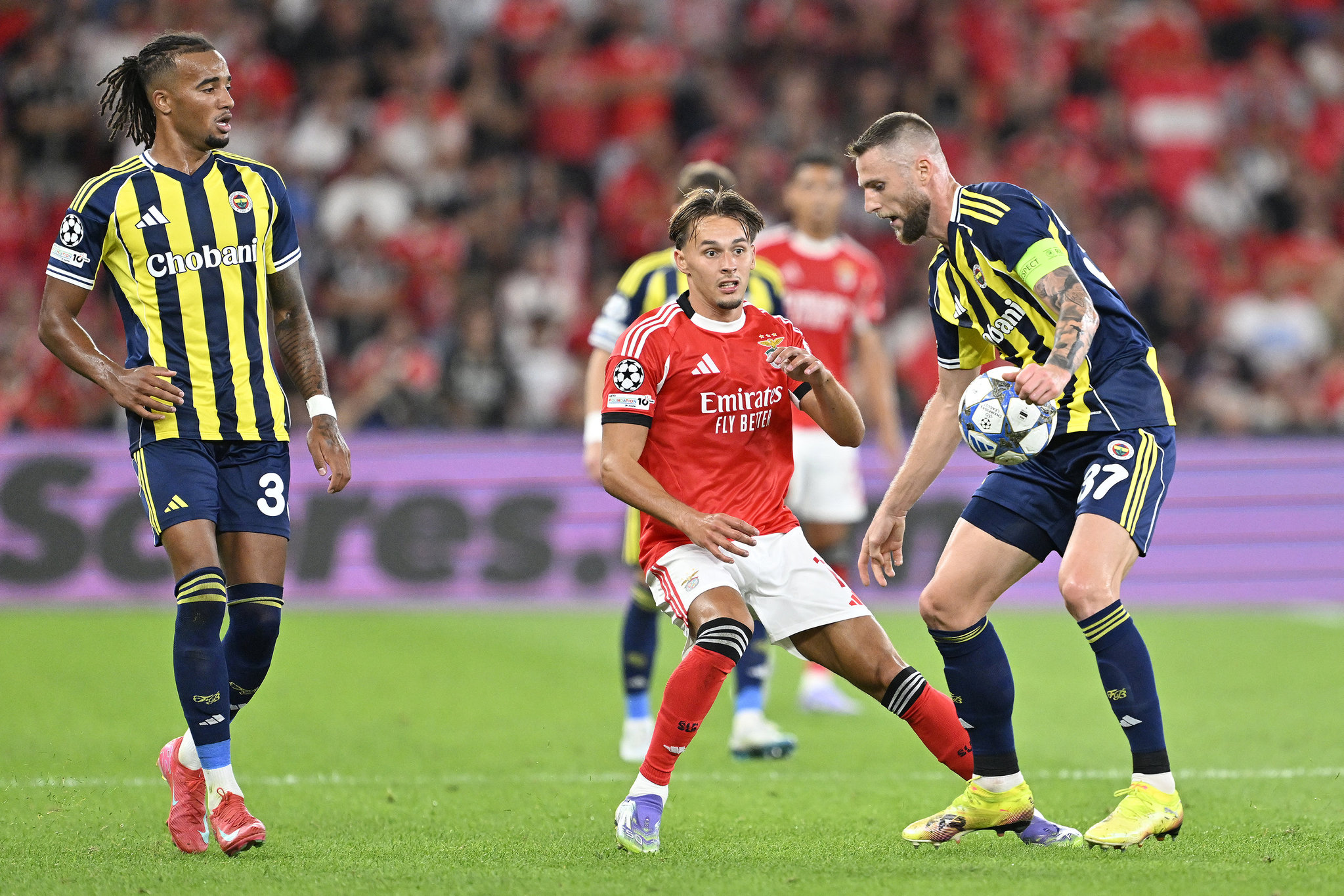 FENERBAHÇE HABERİ: Djiku ile Brown arasında gerginlik yaşandı!