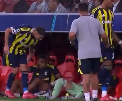 FENERBAHÇE HABERİ: Djiku ile Brown arasında gerginlik yaşandı!
