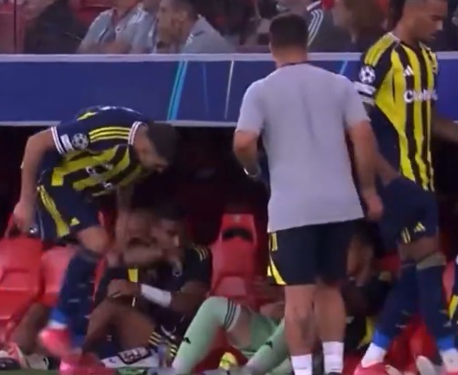 FENERBAHÇE HABERİ: Djiku ile Brown arasında gerginlik yaşandı!