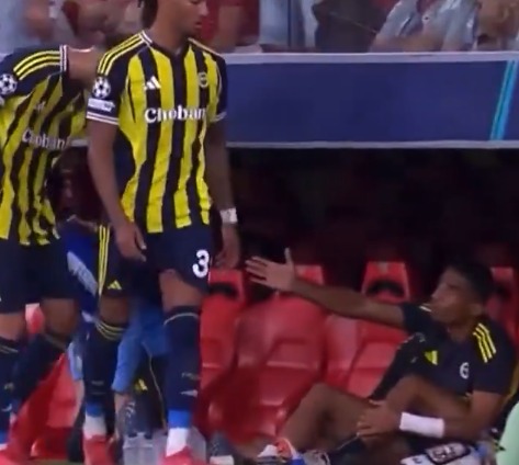 FENERBAHÇE HABERİ: Djiku ile Brown arasında gerginlik yaşandı!