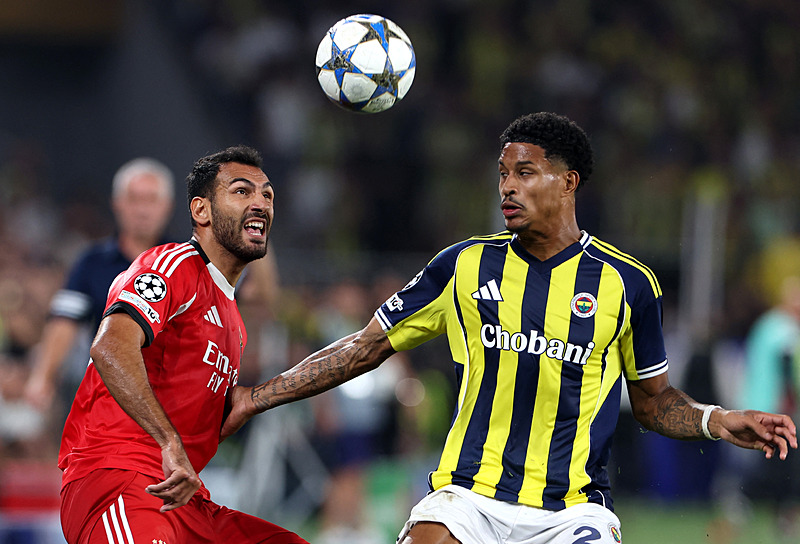 TRANSFER HABERİ: Fenerbahçe’nin yıldızına sürpriz teklif! İşte verilen yanıt