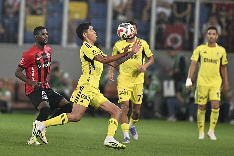 Süper Lig’de şampiyonluk oranları güncellendi! Beşiktaş Fenerbahçe, Galatasaray ve Trabzonspor...