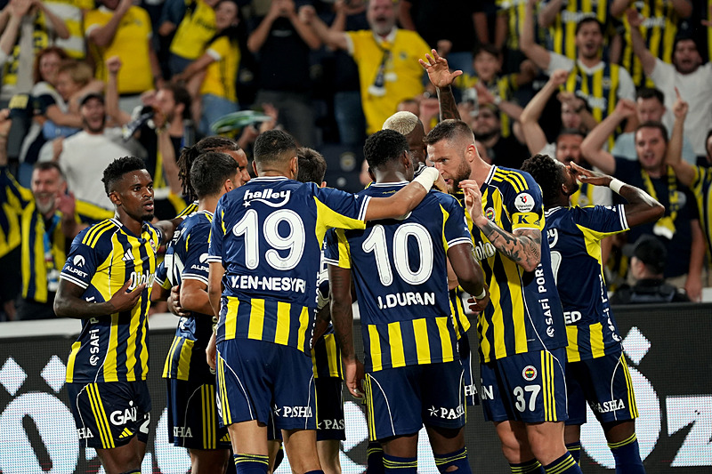Süper Lig’de şampiyonluk oranları güncellendi! Beşiktaş Fenerbahçe, Galatasaray ve Trabzonspor...