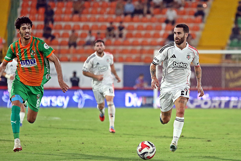 Süper Lig’de şampiyonluk oranları güncellendi! Beşiktaş Fenerbahçe, Galatasaray ve Trabzonspor...