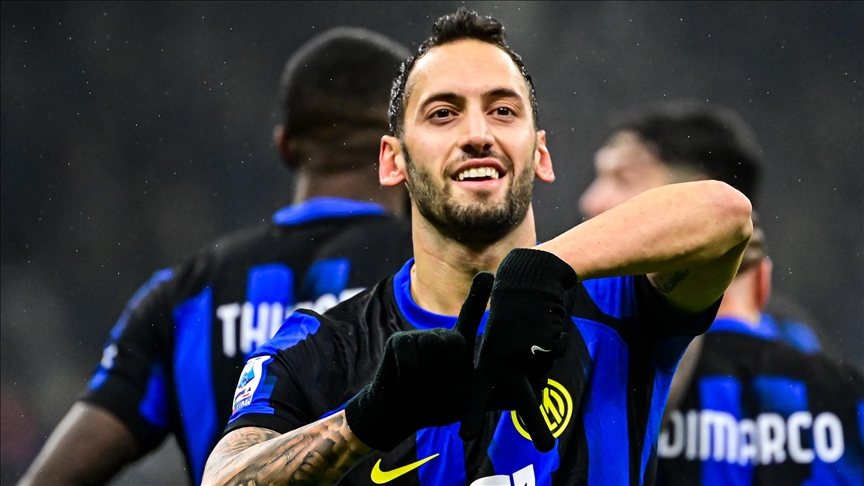 G.Saray Hakan Çalhanoğlu için pazarlık masasında! İşte yapılan teklif!