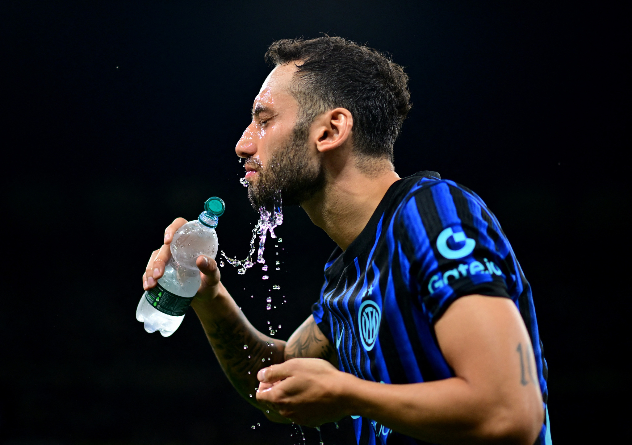 TRANSFER HABERİ: Hakan Çalhanoğlu’nun Galatasaray ısrarı sürüyor!