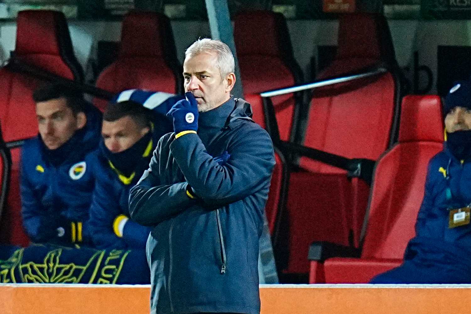 FENERBAHÇE HABERLERİ: İsmail Kartal’a yönetimden telefon! Şok iddia!