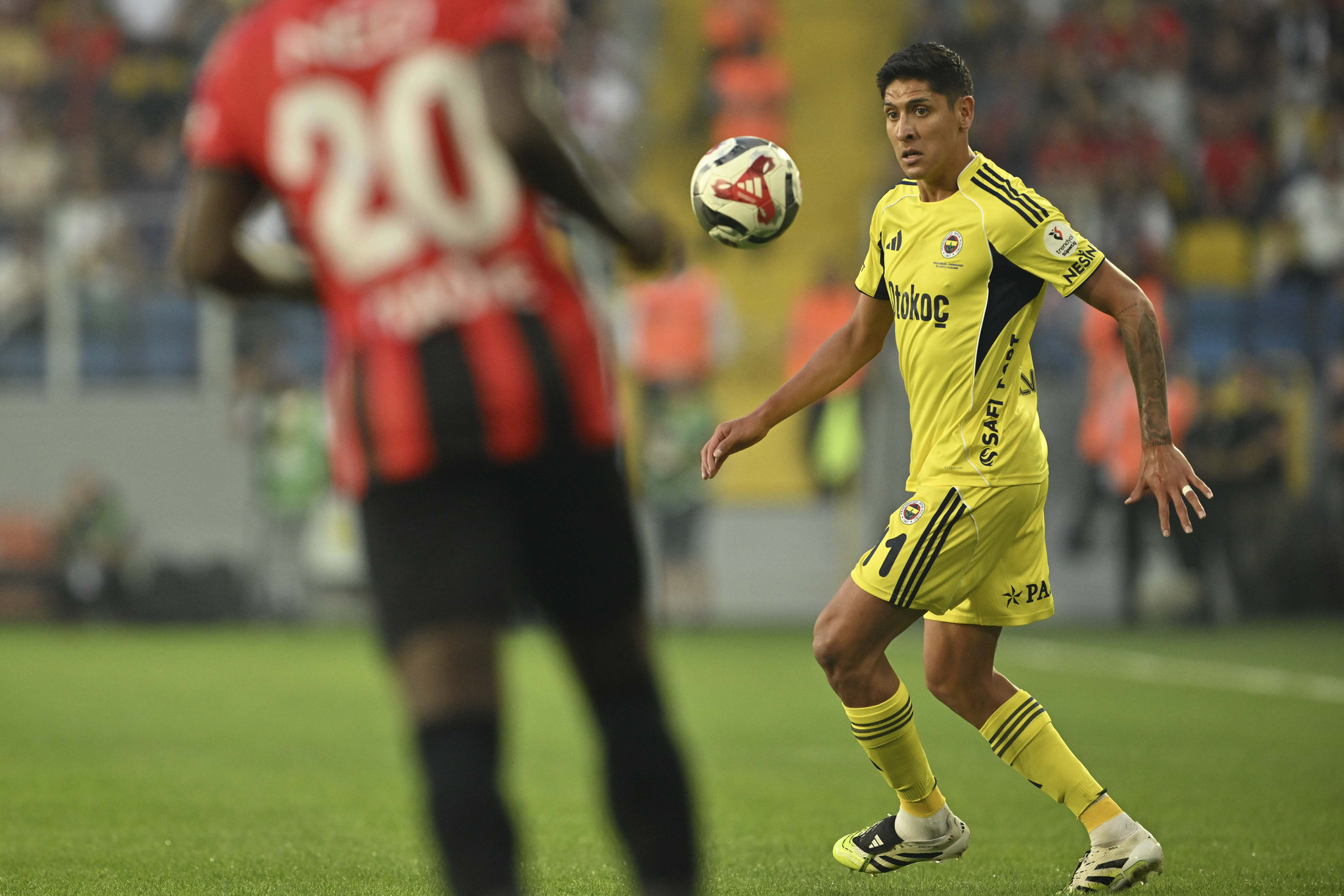 Edson Alvarez: Mourinho için ağlayacak değilim