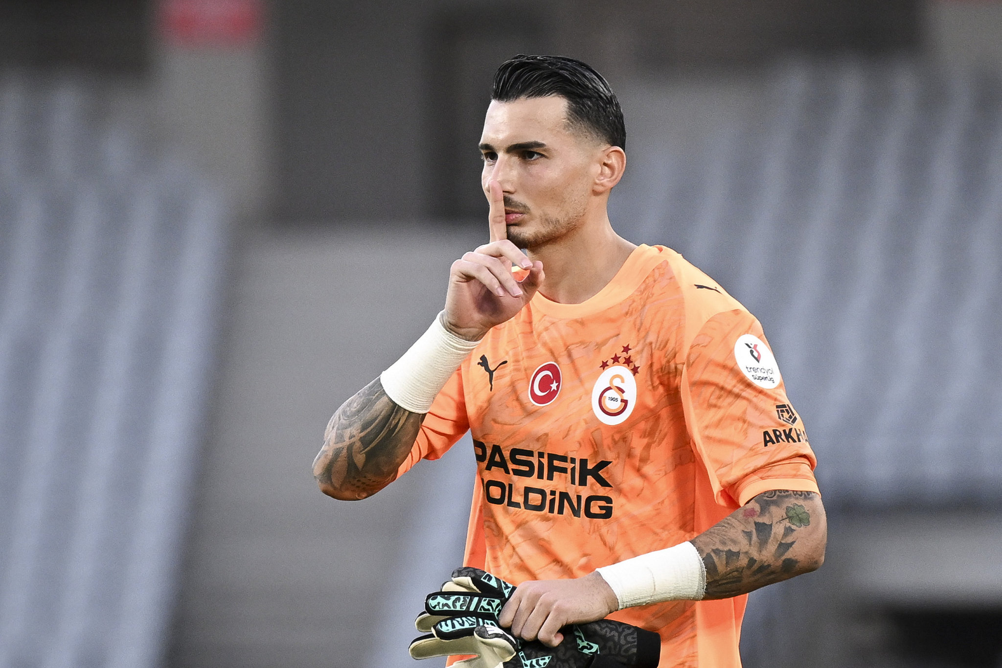 G.Saray’da Emiliano Martinez transferinin perde arkası! İtalyan gazeteci açıkladı!