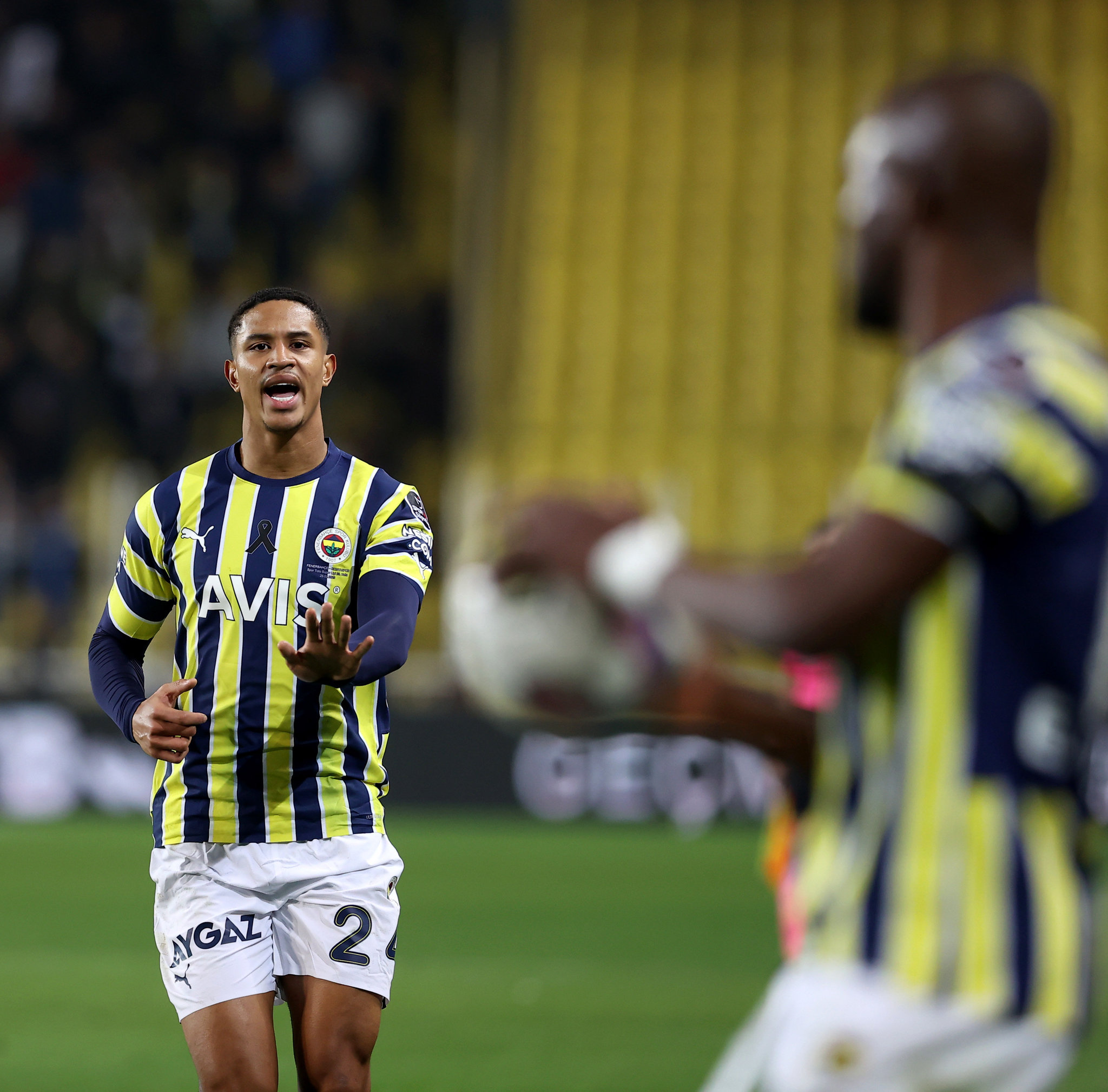 FENERBAHÇE TRANSFER HABERLERİ: Jayden Oosterwolde’ye İngiltere’den talip var!