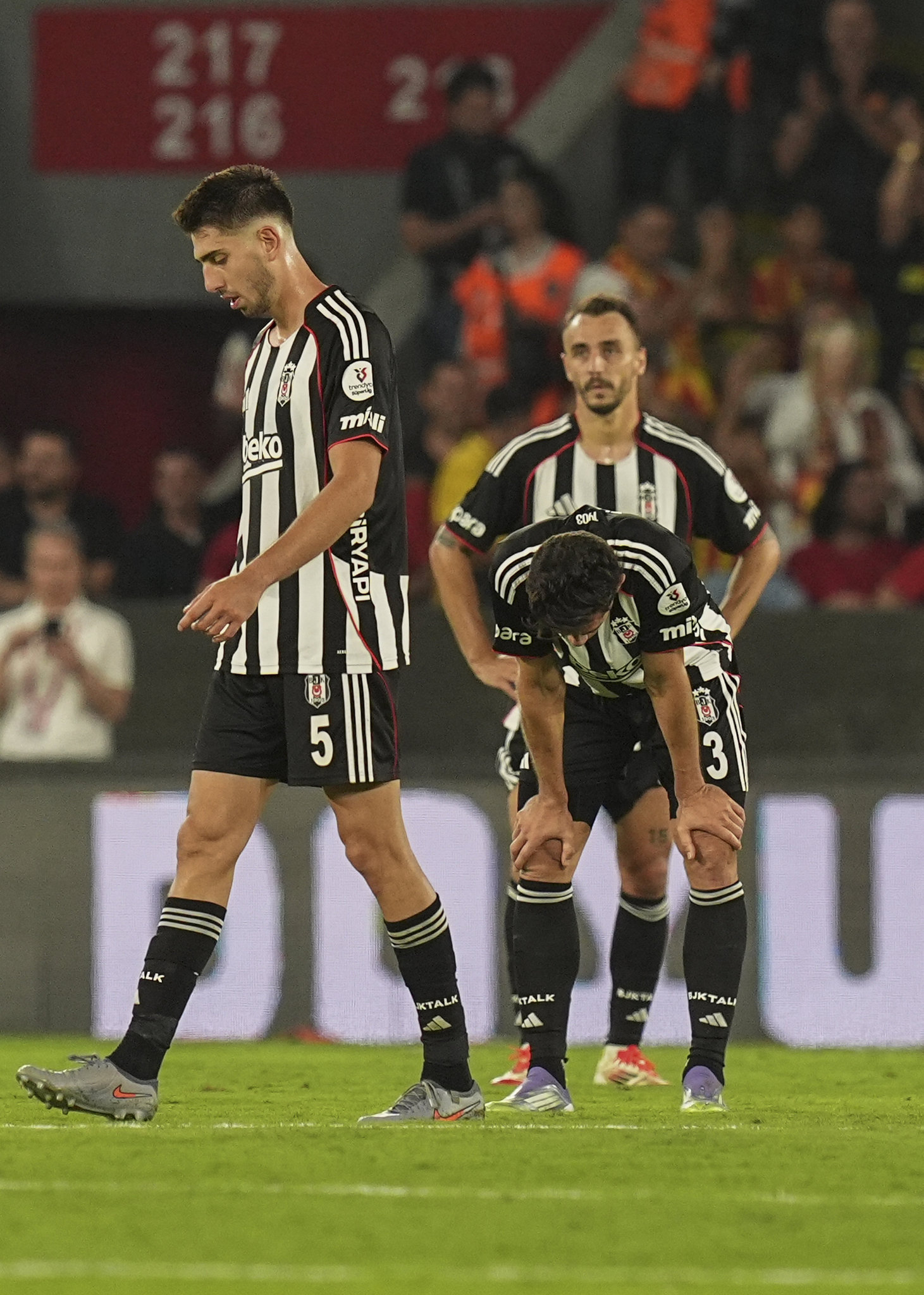 Süper Lig’de şampiyonluk oranları güncellendi! Beşiktaş, Fenerbahçe, Galatasaray ve Trabzonspor....