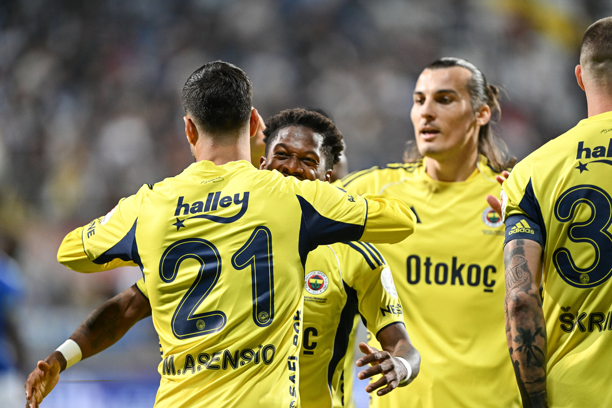 Süper Lig’de şampiyonluk oranları güncellendi! Beşiktaş, Fenerbahçe, Galatasaray ve Trabzonspor....