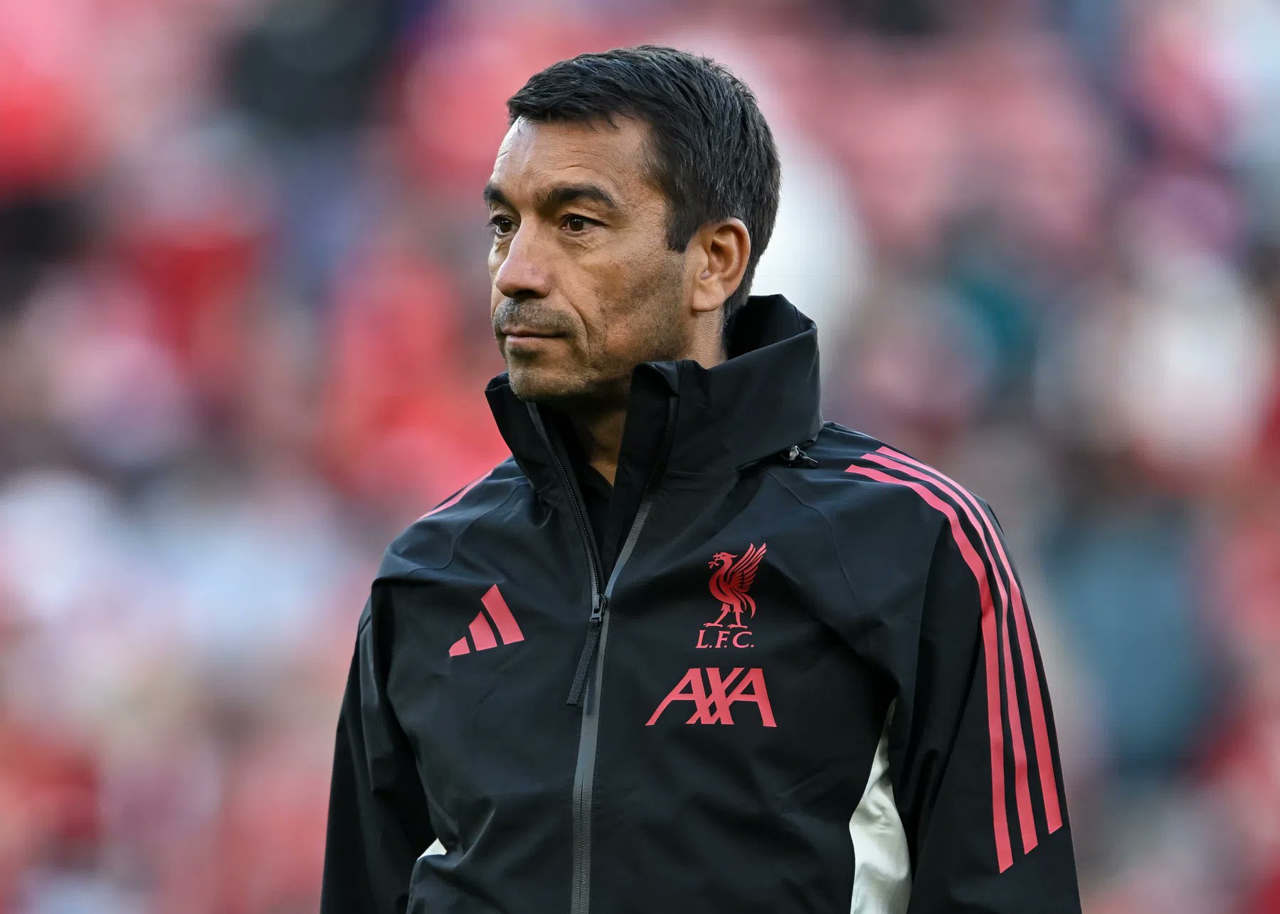 İngiliz basınından Van Bronckhorst’a dev övgü: Liverpool’da devrimi başlattı!