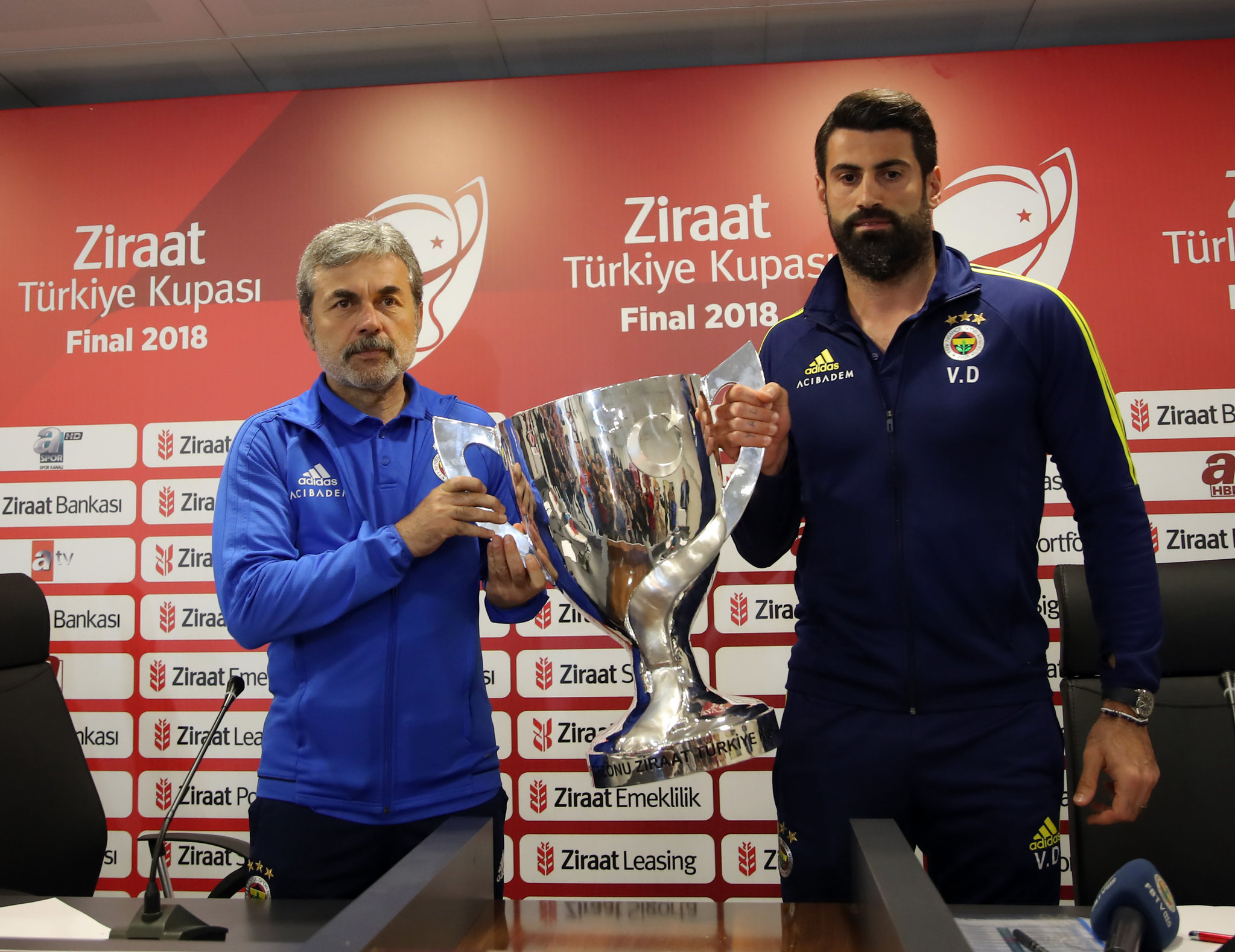 Fenerbahçe’de flaş gelişme! Tedesco’nun yerine gelecek isim...