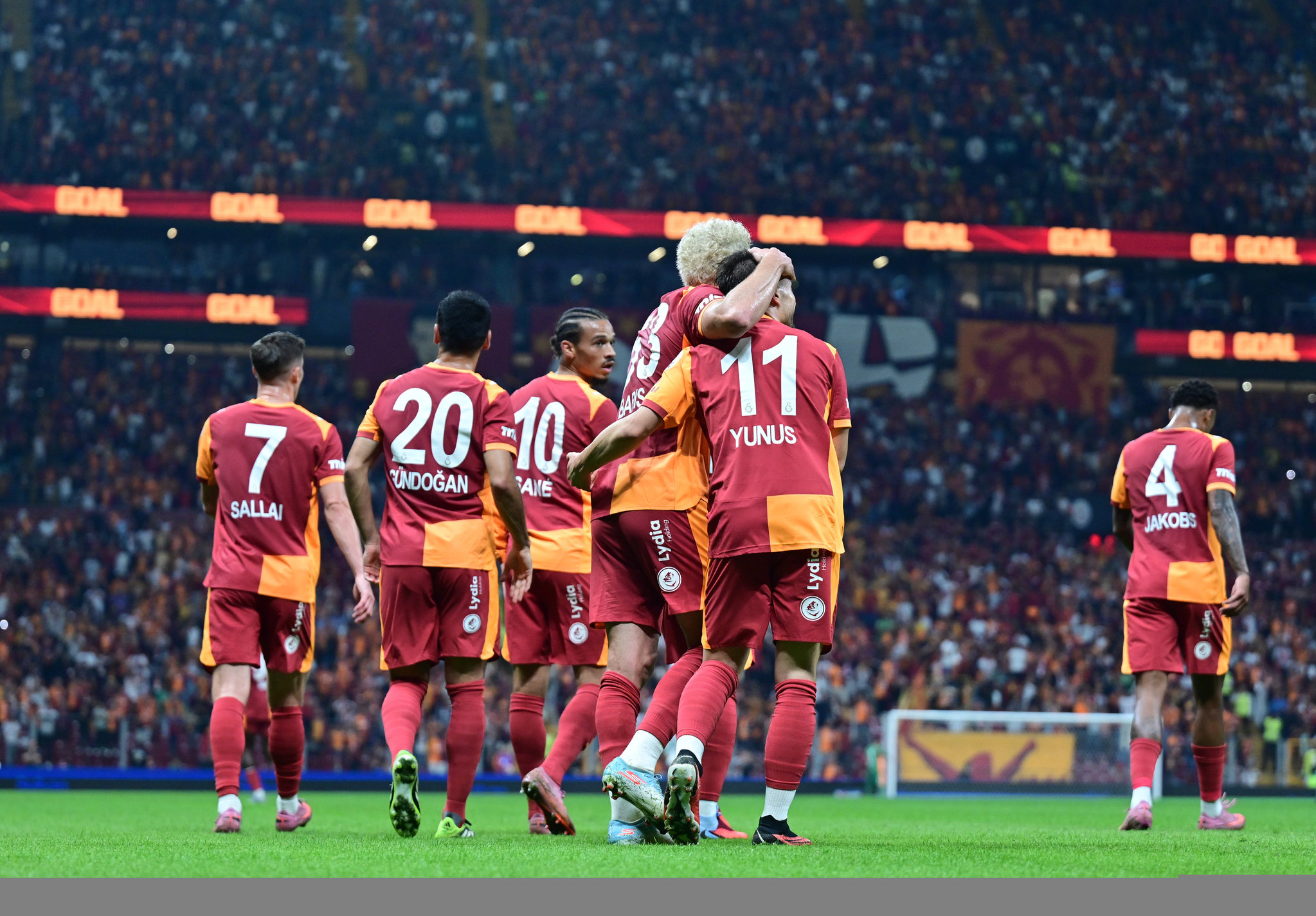 Galatasaray rekorun peşinde!