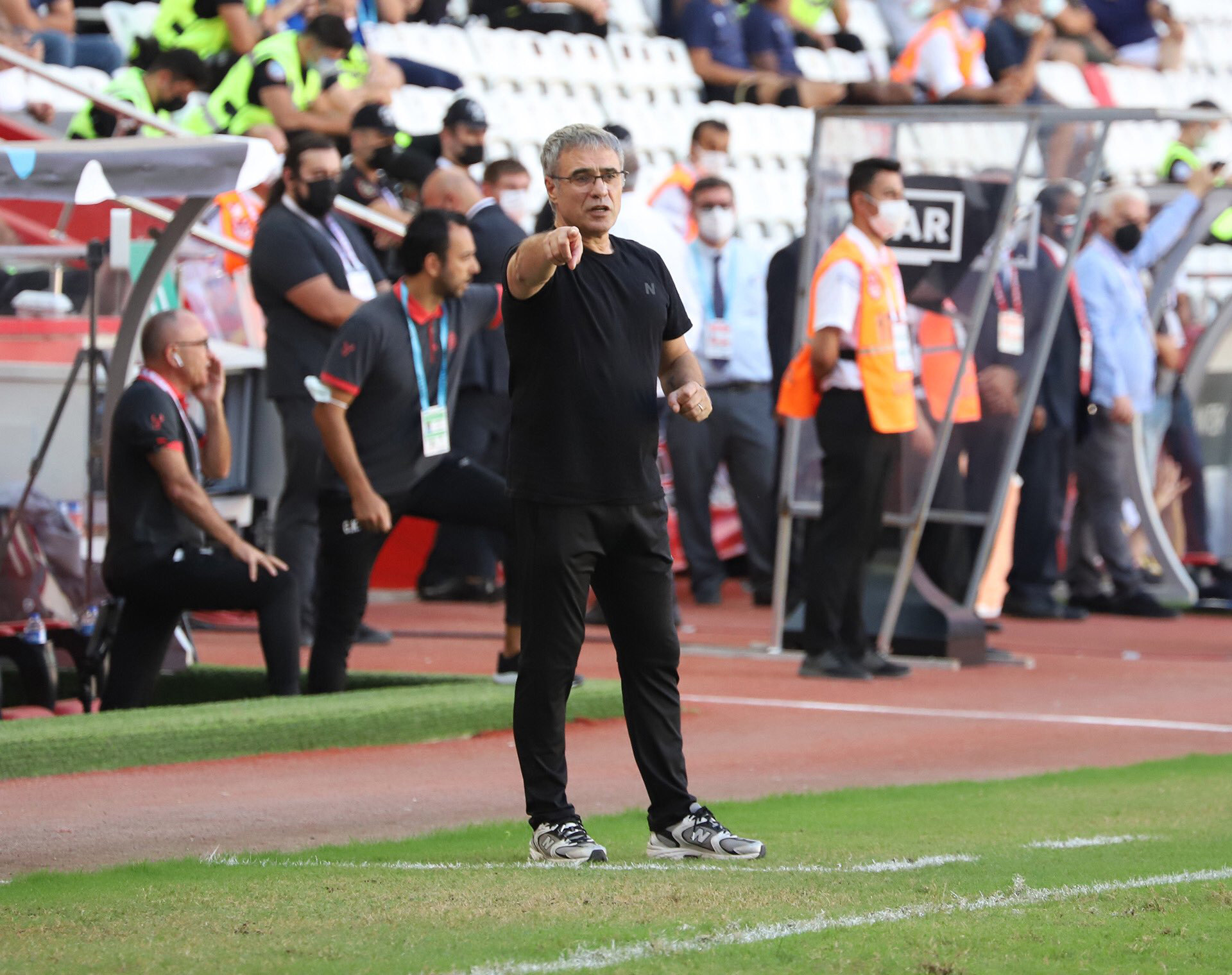 FENERBAHÇE HABERLERİ: Sadettin Saran’a haber yolladı! ’Göreve hazırım’