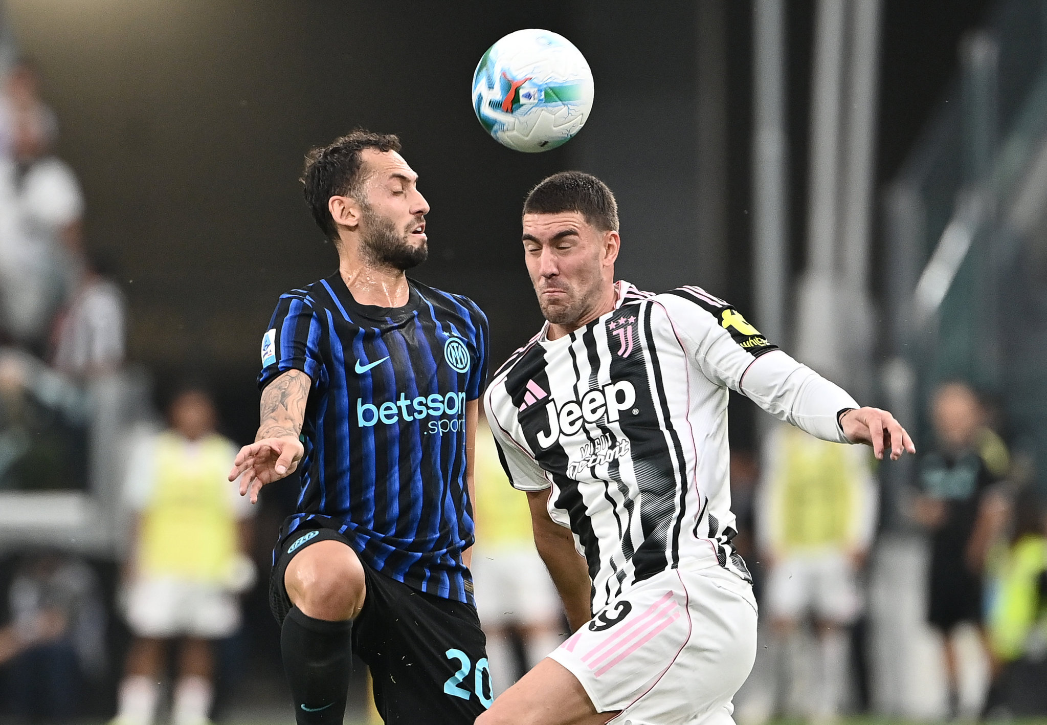 TRANSFER HABERİ: İtalyan basınından flaş iddia! Hakan Çalhanoğlu ve Galatasaray...
