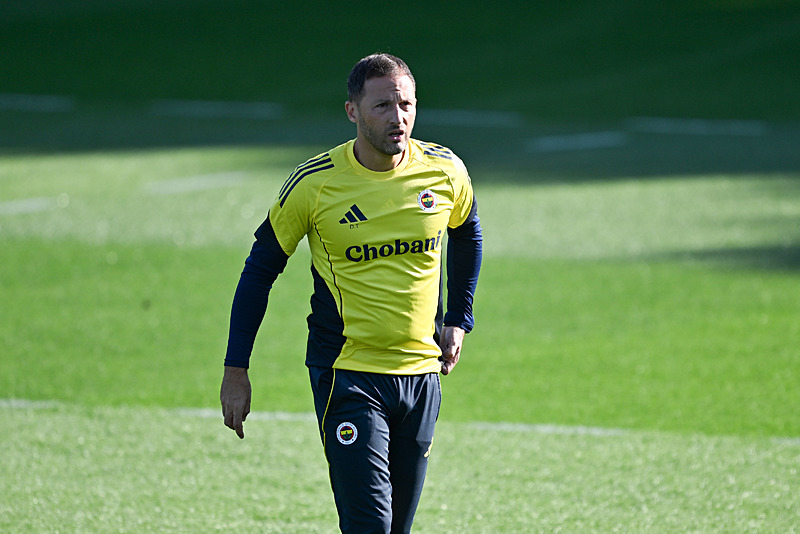 Ozan Zeybek’ten Fenerbahçeli o futbolcuya sert eleştiri!