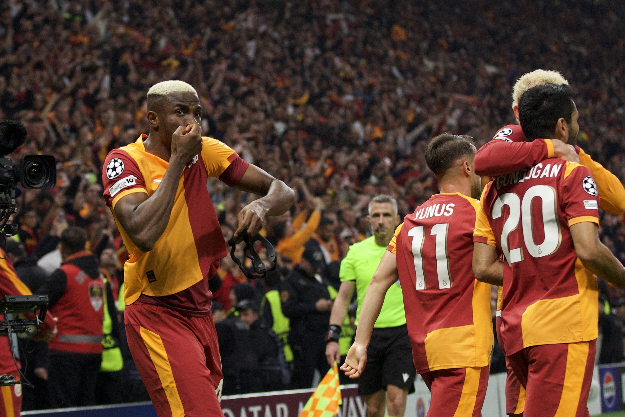 Premier Lig ekibi Galatasaray’ın yıldızı için kesenin ağzını açıyor! 50 milyon euro...