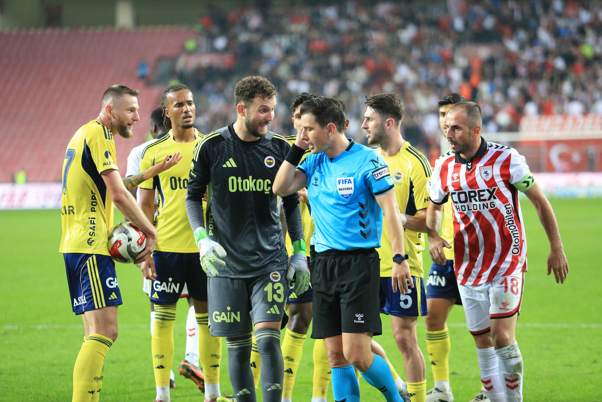 Fenerbahçe’den dev operasyon! İşte Kanarya’nın ocak ayındaki ilk transferi