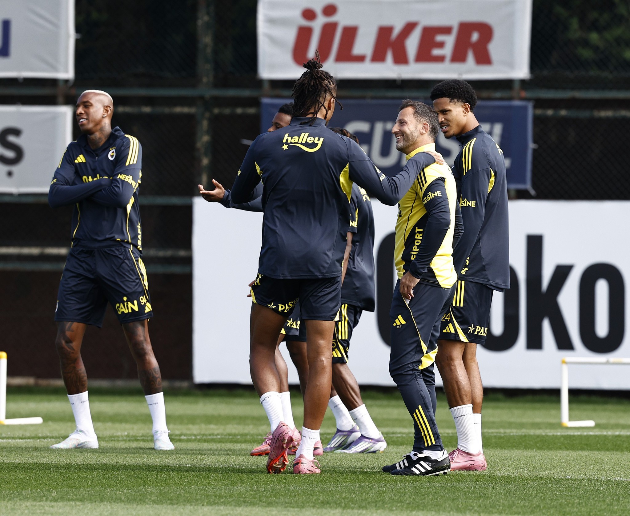 Fenerbahçe’den dev operasyon! İşte Kanarya’nın ocak ayındaki ilk transferi