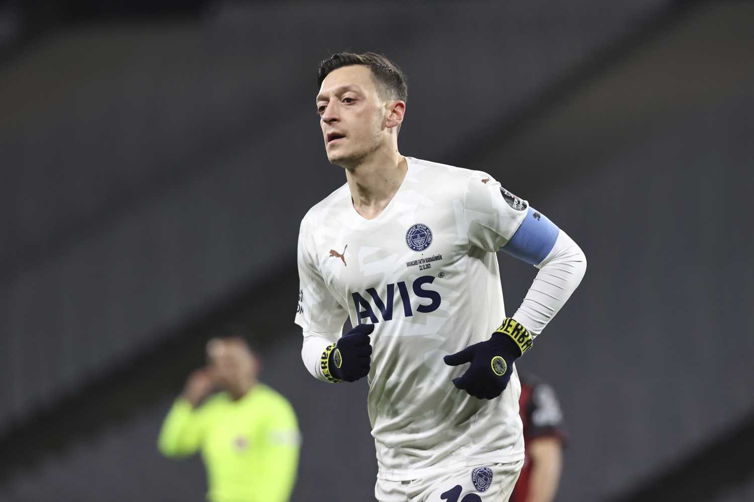 Fenerbahçe’de Mesut Özil sesleri! Yönetim...