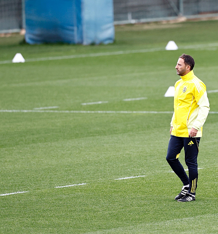Fenerbahçe’nin yıldızına 3 talip birden! Devre arasında teklif yapacaklar