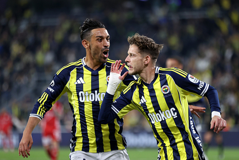 Fenerbahçe’nin yıldızına 3 talip birden! Devre arasında teklif yapacaklar