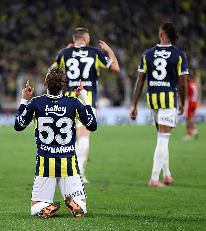 Fenerbahçe’nin yıldızına 3 talip birden! Devre arasında teklif yapacaklar