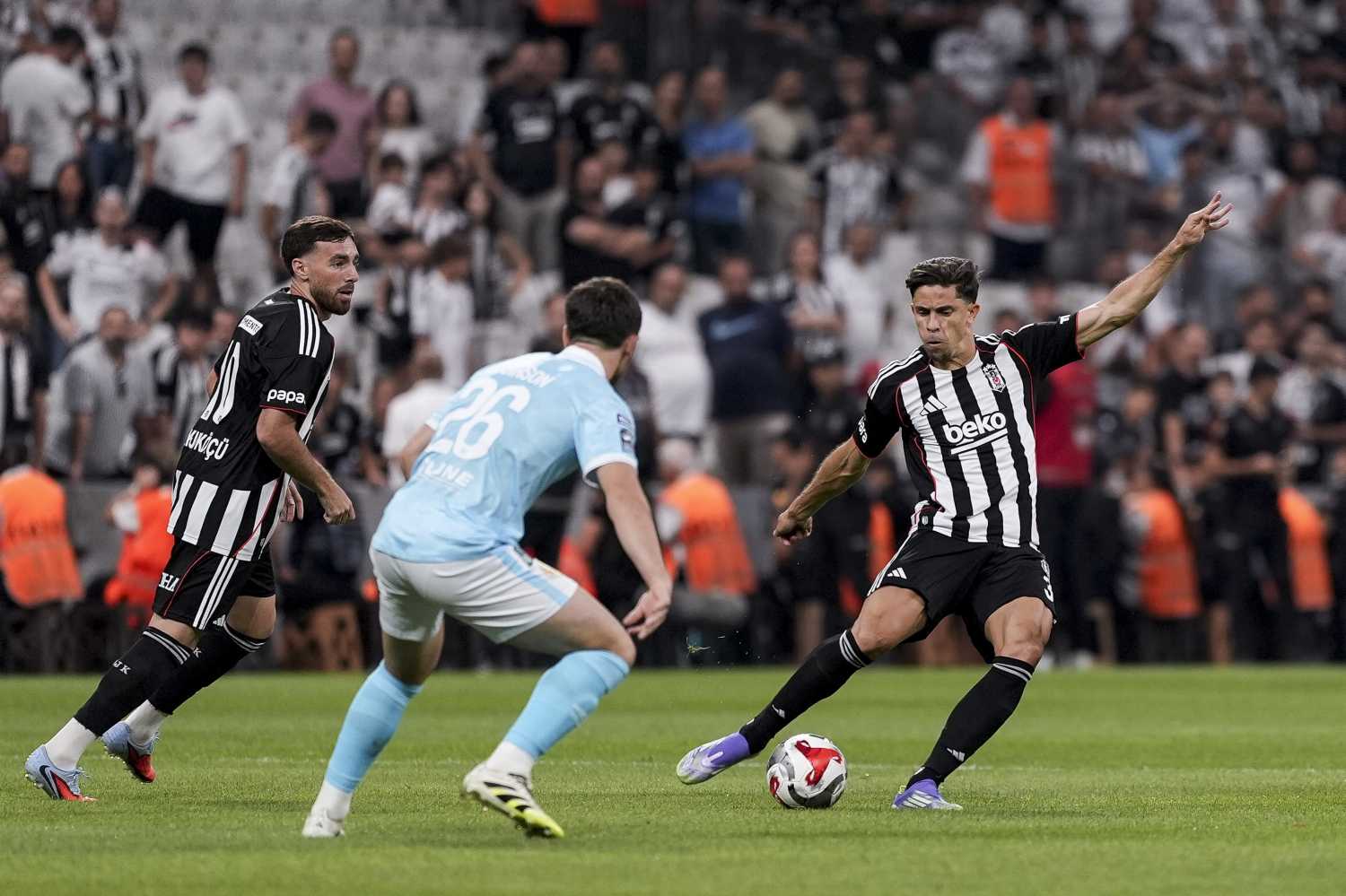 Fenerbahçe’den Beşiktaş’ın yıldızına kanca! Resmi temas kuruldu