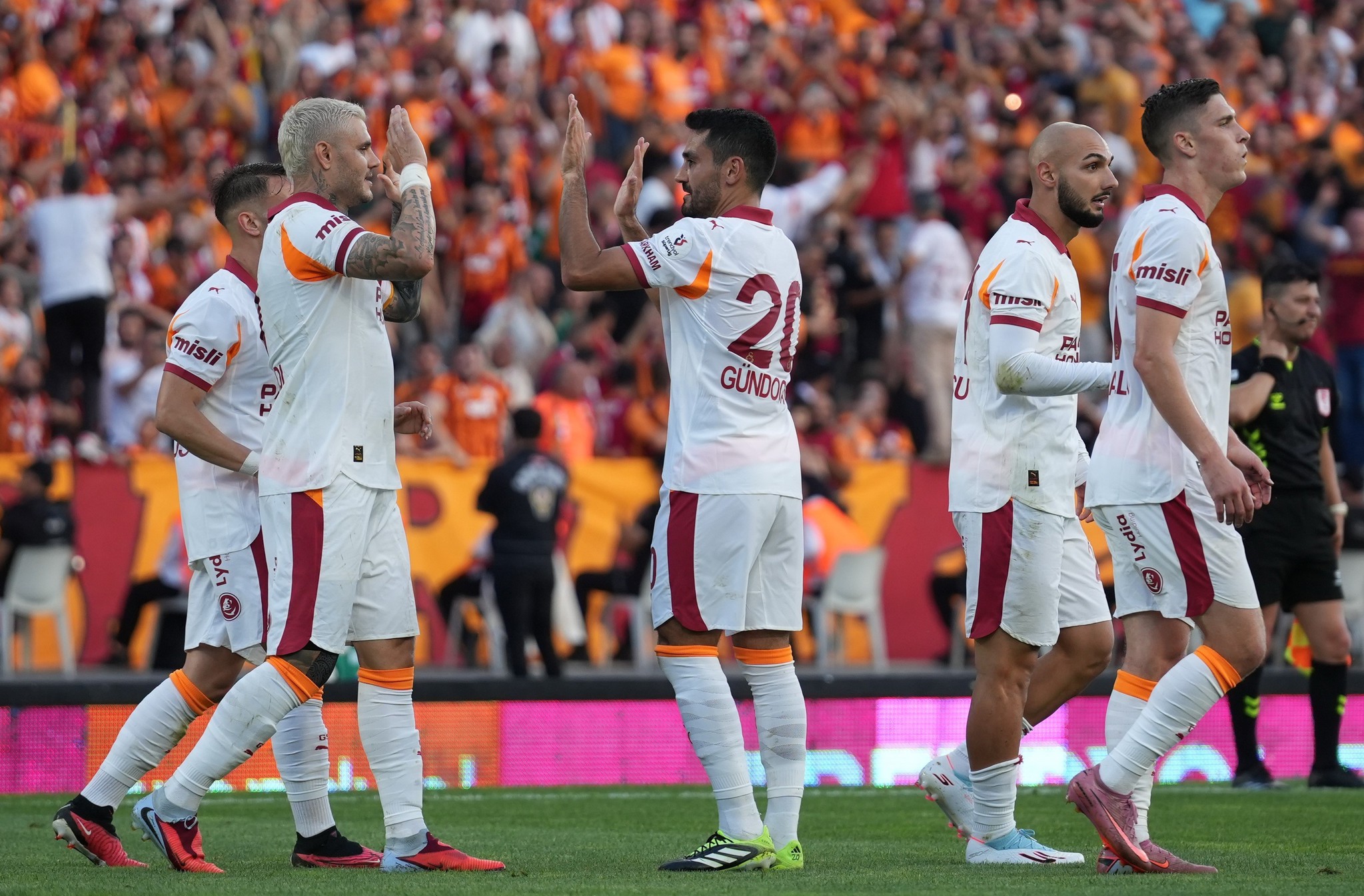 Galatasaray devleri solladı! Avrupa’da ilk 4’e girdi