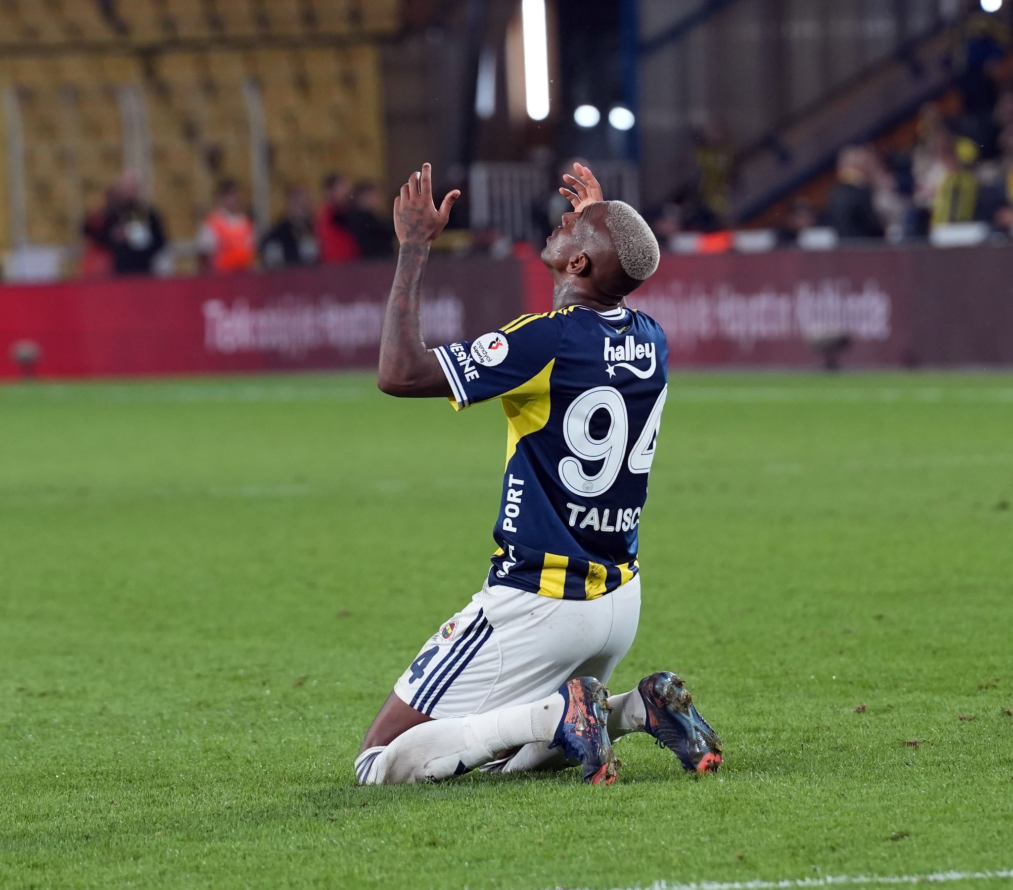 TRANSFER HABERİ: Fenerbahçe’nin yıldızı Talisca’ya Brezilya’dan talip var!