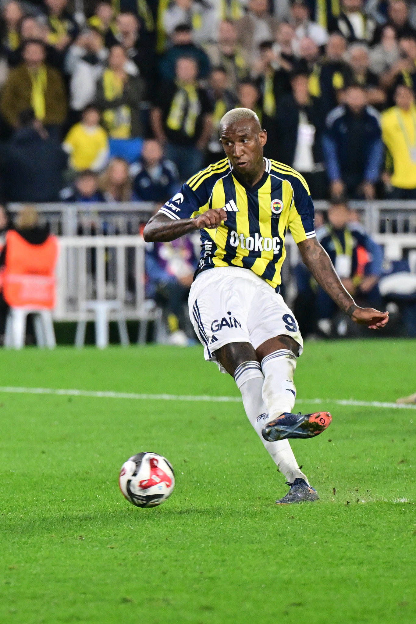 TRANSFER HABERİ: Fenerbahçe’nin yıldızı Talisca’ya Brezilya’dan talip var!