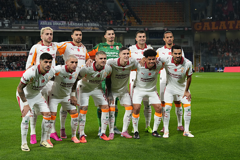Okan Buruk’un hedefi Şampiyonlar Ligi! İşte yeni sözleşmesindeki bonus