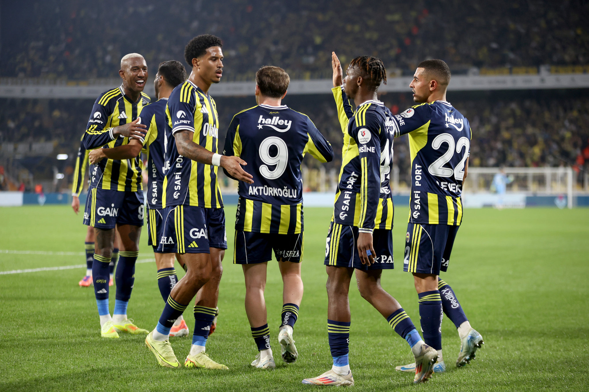 Fenerbahçe kritik virajda! F. Karagümrük maçı sonrası...