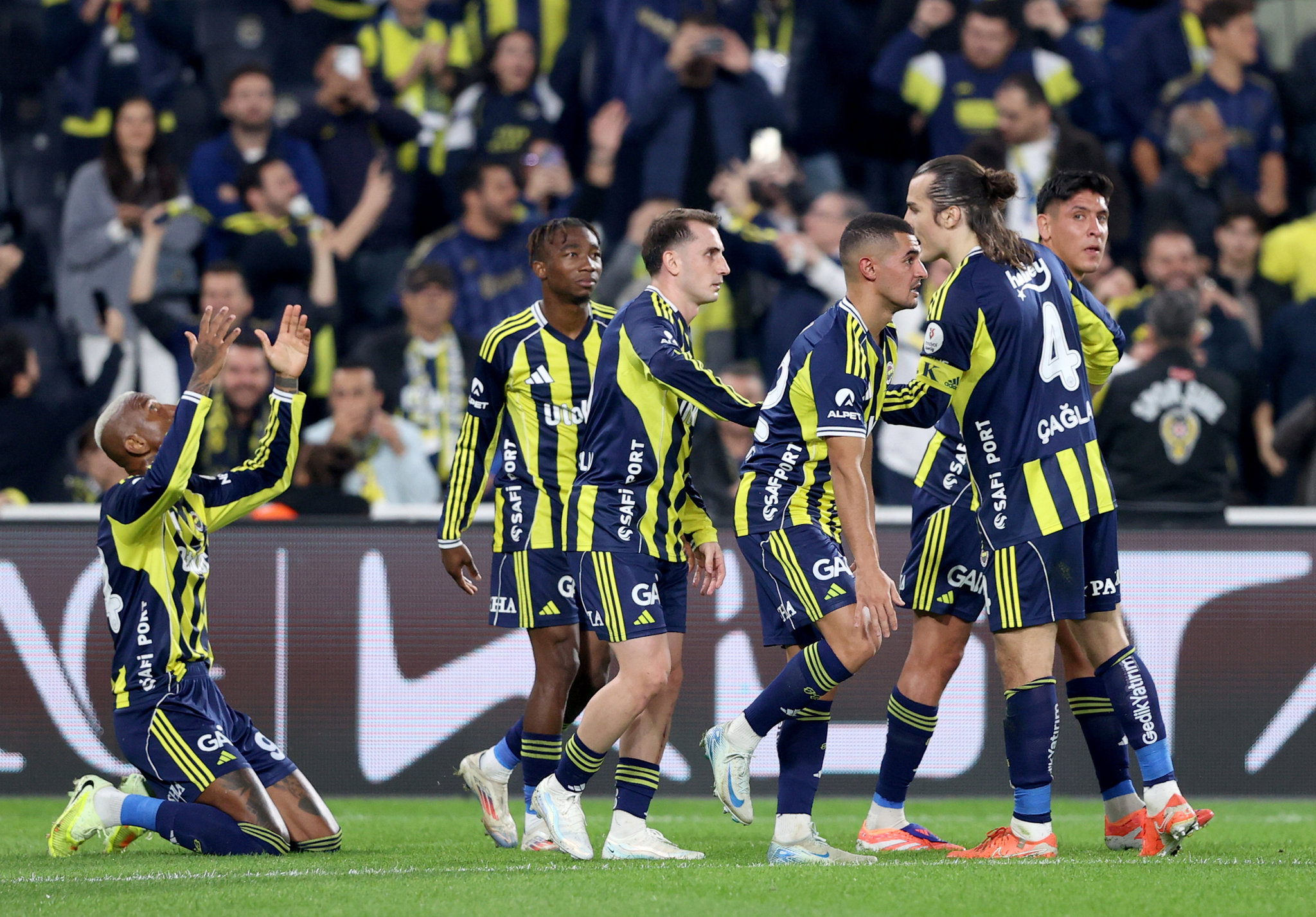 Fenerbahçe kritik virajda! F. Karagümrük maçı sonrası...