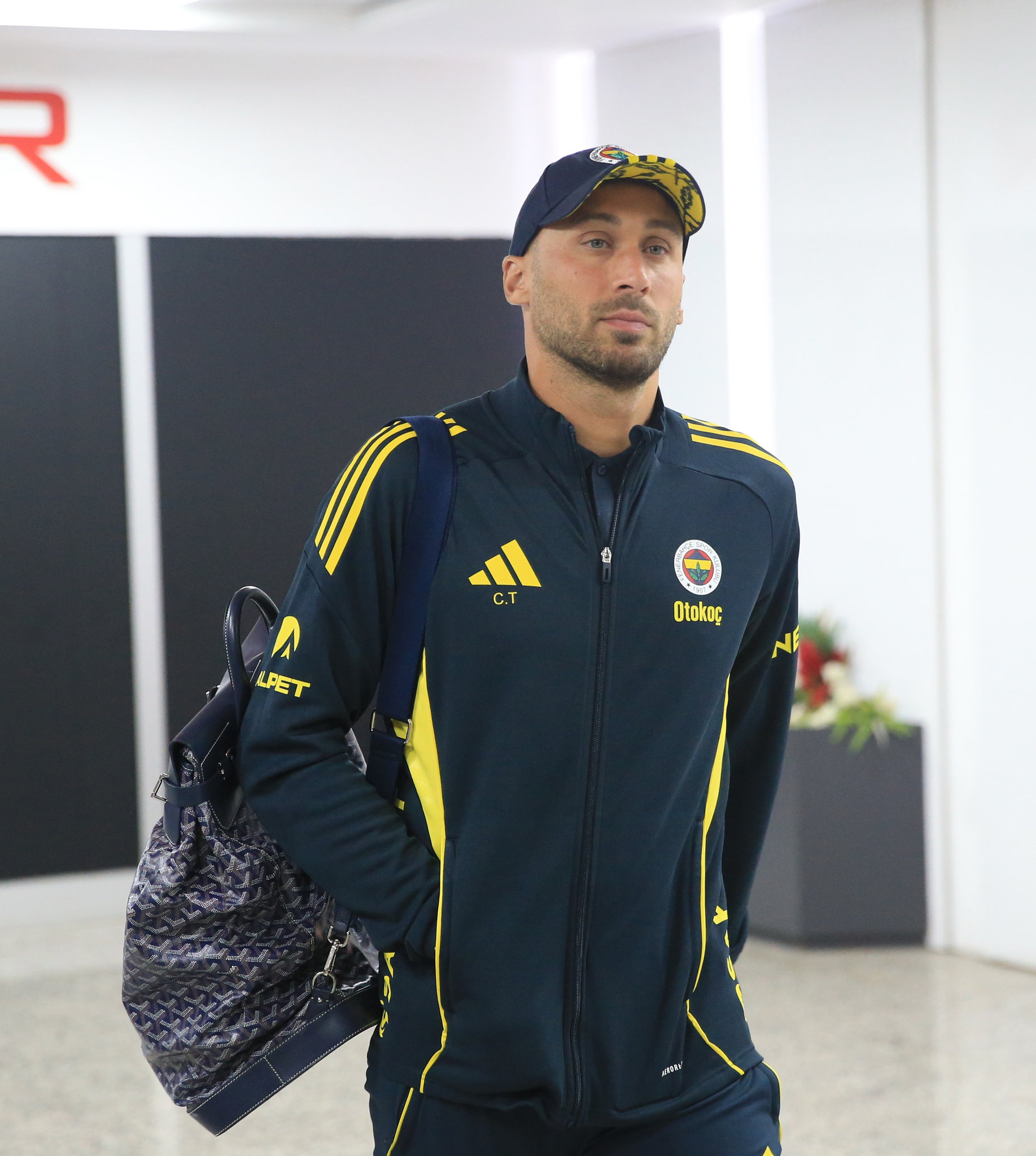 TRANSFER HABERİ: Fenerbahçe’de yaprak dökümü! 4 isim takımdan ayrılabilir