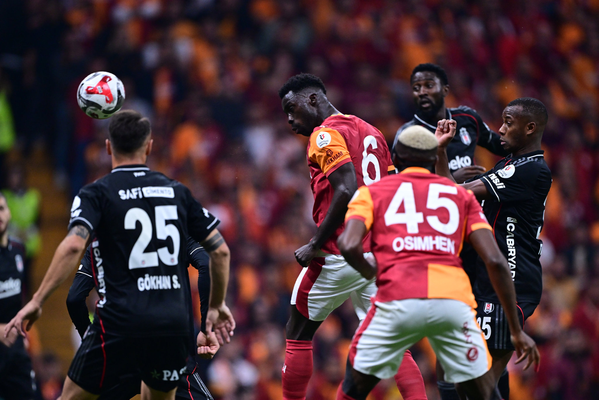 TRANSFER HABERİ: Galatasaray’da Davinson Sanchez’e İngiltere’den talip var!