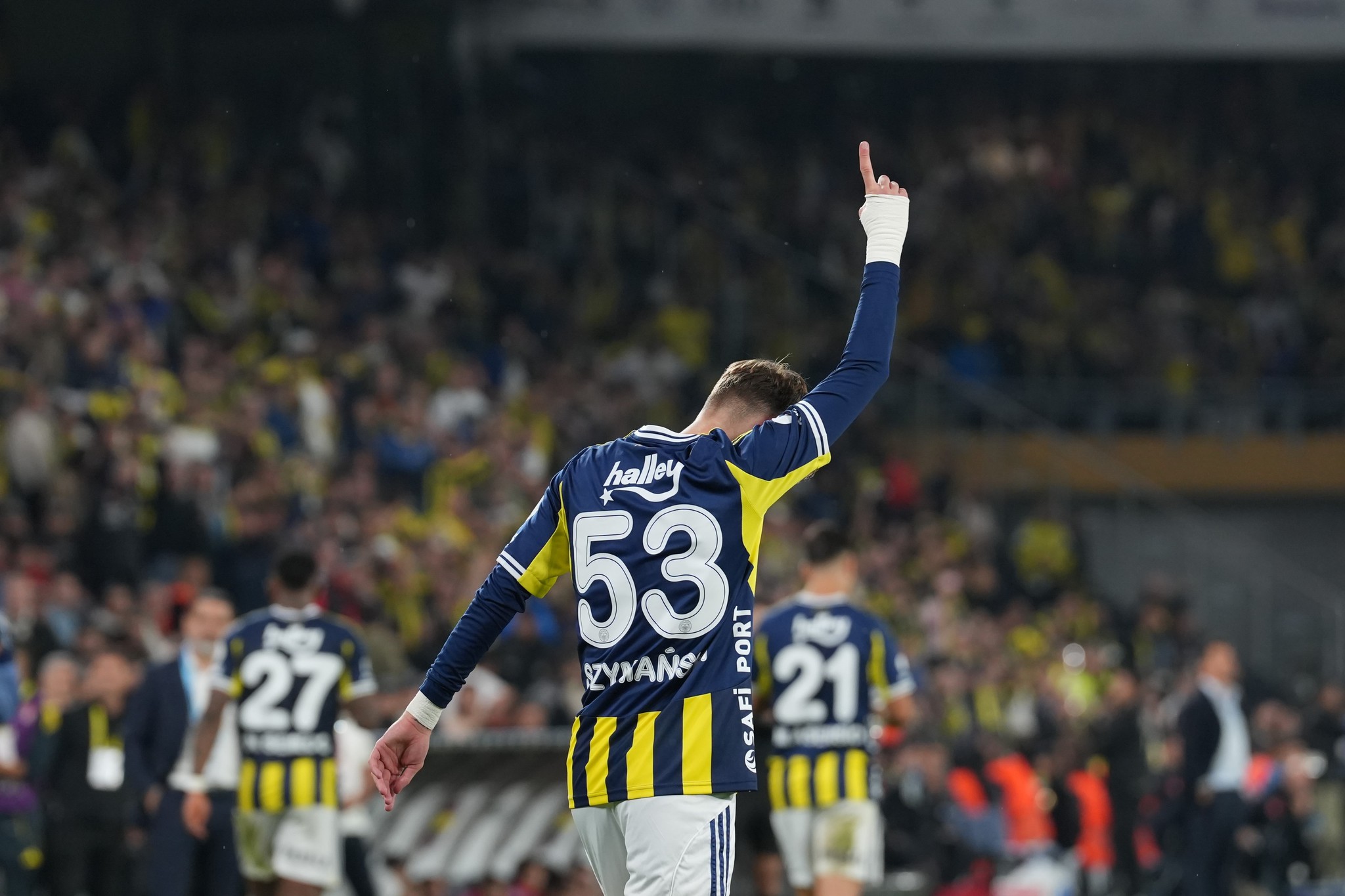 FENERBAHÇE TRANSFER HABERİ: Sebastian Szymanski ve Fred’e Almanya’dan kanca!