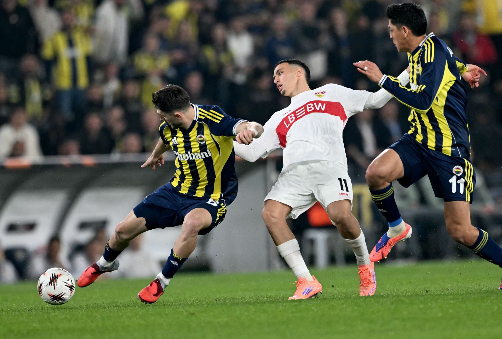 FENERBAHÇE TRANSFER HABERİ: Sebastian Szymanski ve Fred’e Almanya’dan kanca!