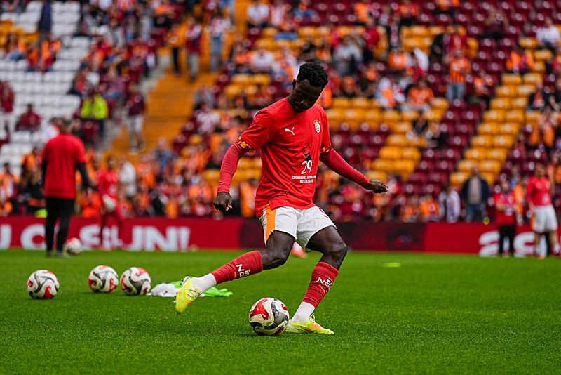 Galatasaray’da Wilfried Singo gelişmesi! Trabzonspor derbisinde kadroda yer alacak mı?