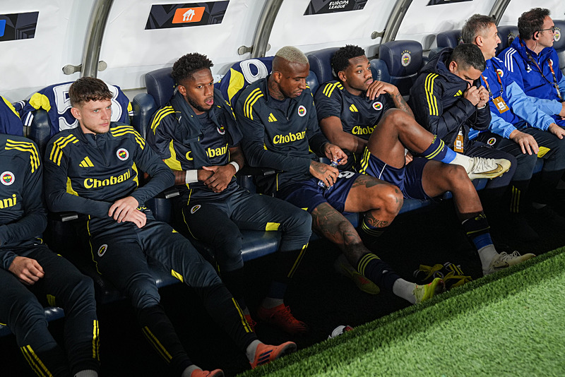 TRANSFER HABERİ: Fenerbahçe’nin yıldızına ülkesinden talip! İlk 11’deki yerini kaybetmişti