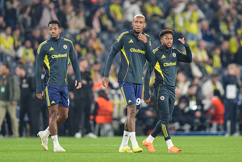 TRANSFER HABERİ: Fenerbahçe’de flaş ayrılık gelişmesi! Teklifleri değerlendirmeye aldı