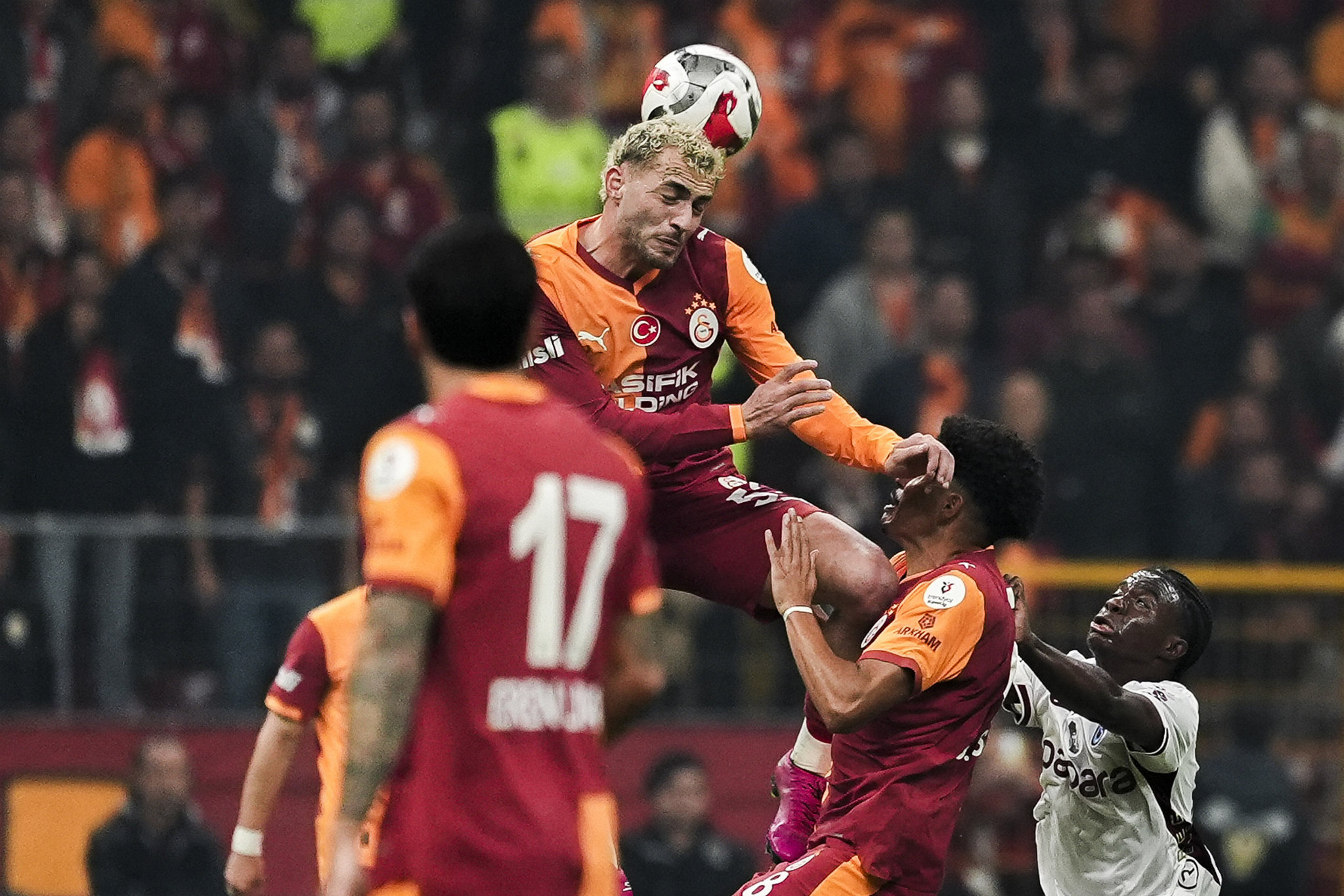 Galatasaray’da Barış Alper Yılmaz krizi! Sosyal medyada yer yerinden oynadı